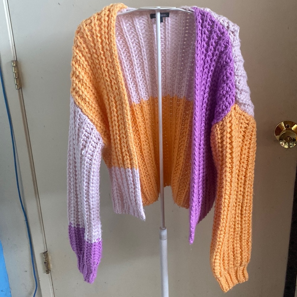Wild Fable Medium knit crop sweater